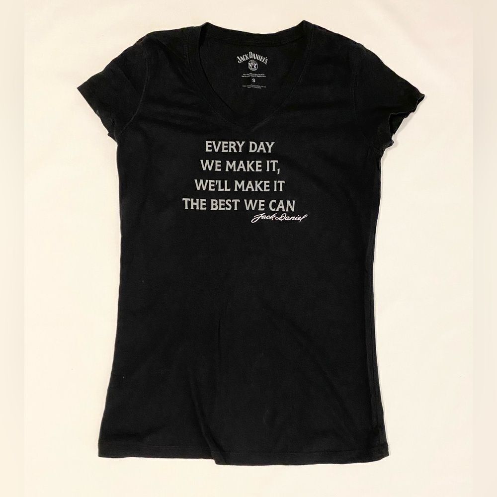 Jack Daniel’s fitted T-Shirt size small. Black